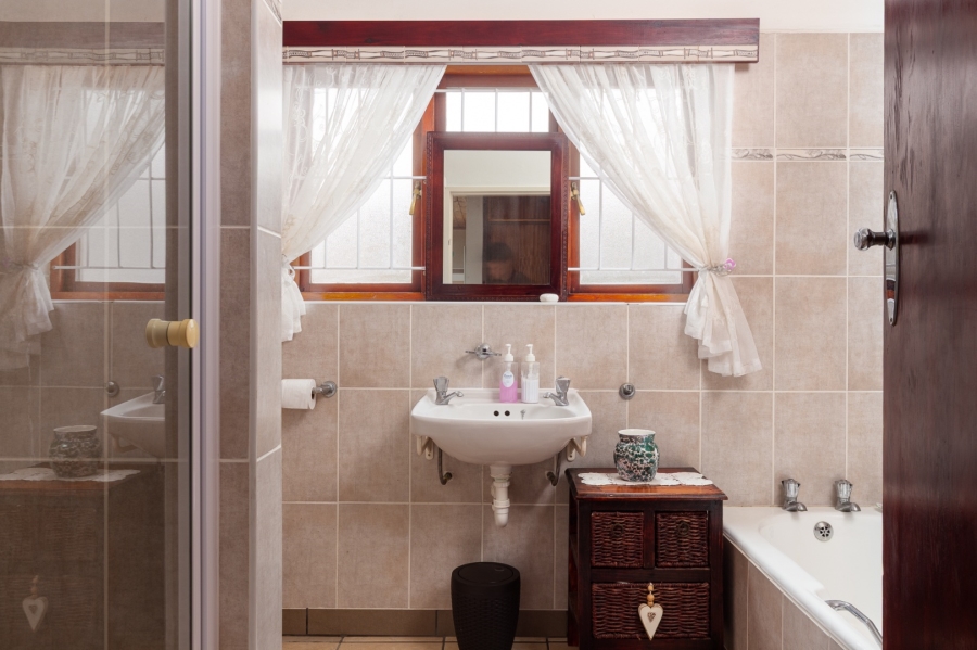 4 Bedroom Property for Sale in Dwarskersbos Western Cape
